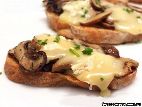 Бутерброды с грибами и сыром