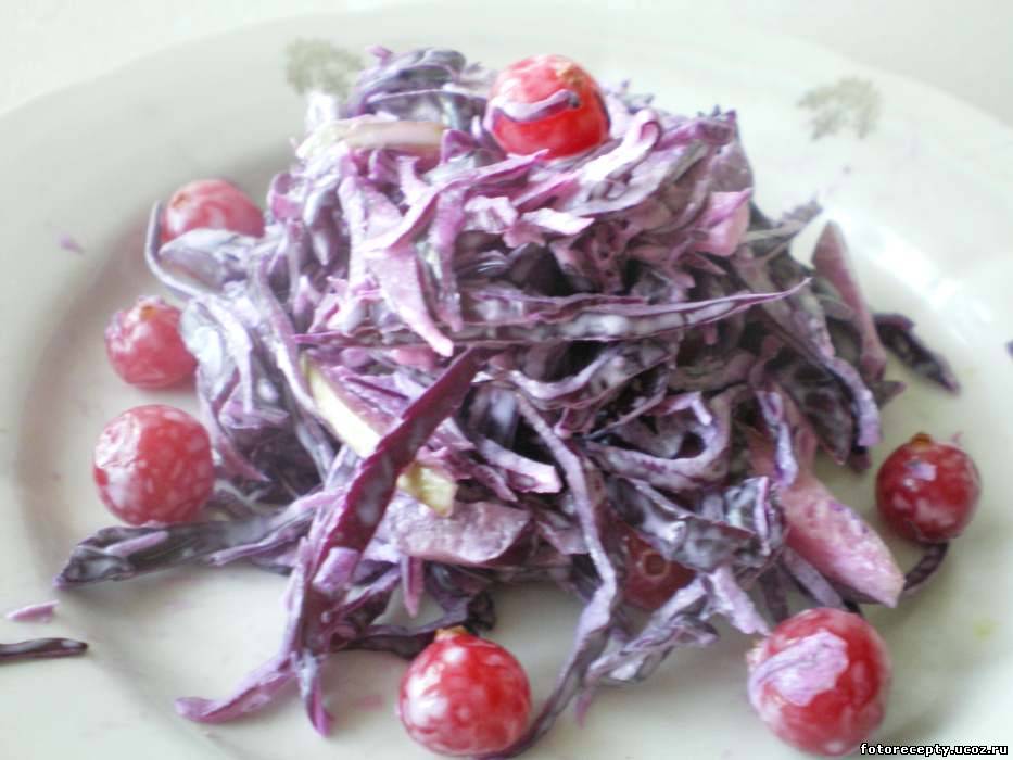 Витаминный салат с клюквой «Зимний сон»